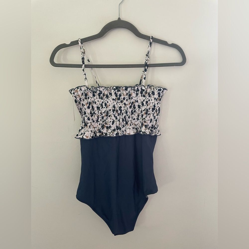 Modihito One Piece Ruffled Shirred Swimsuit Bathing Suit Swimwear Medium - Picture 5 of 7